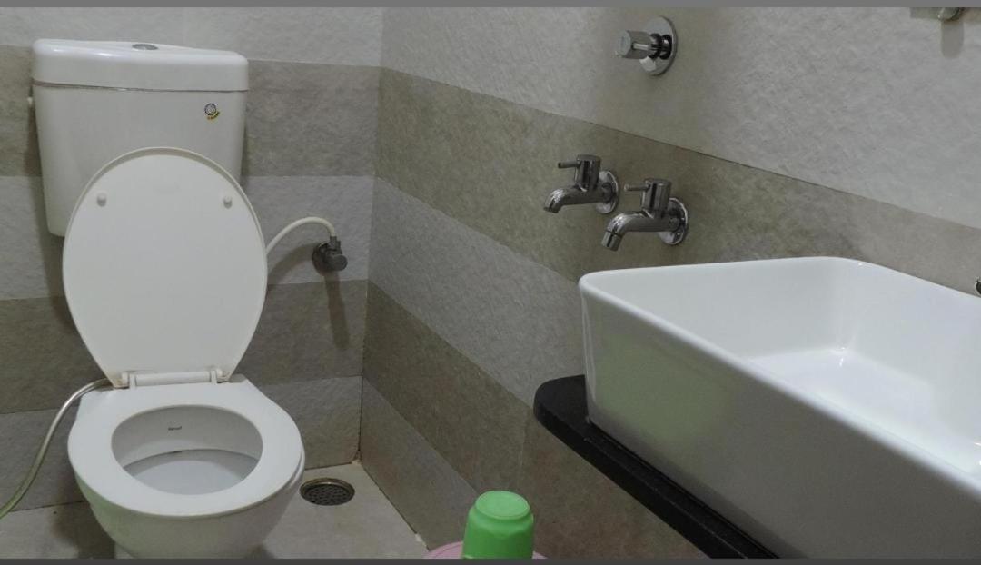 Pachmarhī Hotel Paradise Stays מראה חיצוני תמונה