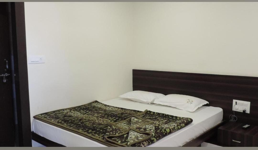 Pachmarhī Hotel Paradise Stays מראה חיצוני תמונה