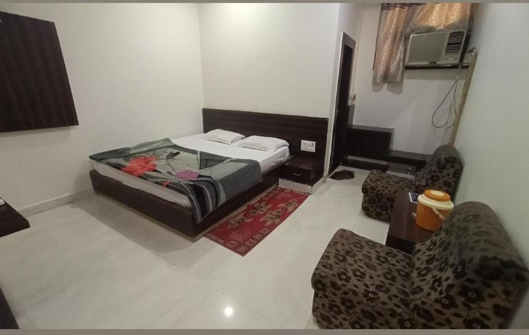 Pachmarhī Hotel Paradise Stays מראה חיצוני תמונה