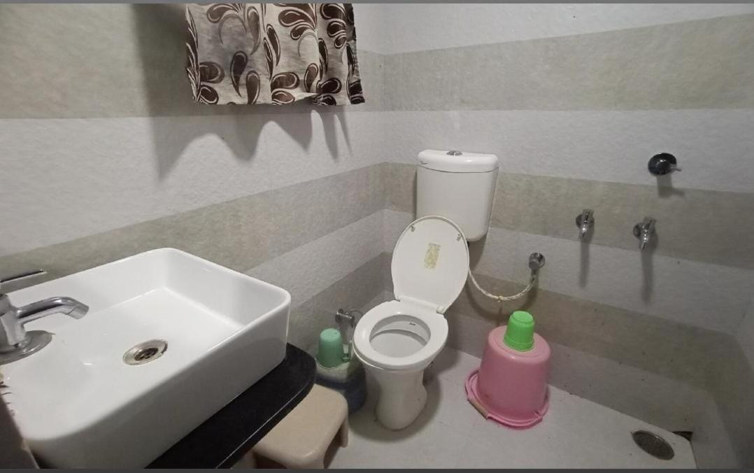 Pachmarhī Hotel Paradise Stays מראה חיצוני תמונה