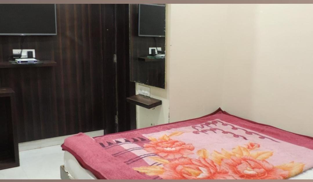 Pachmarhī Hotel Paradise Stays מראה חיצוני תמונה